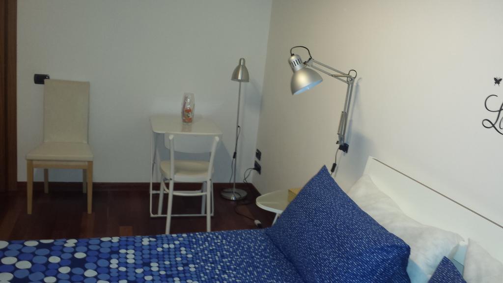 Apartment Oltremarestudios Neapel Zimmer foto
