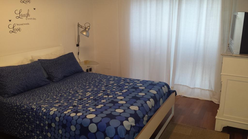 Apartment Oltremarestudios Neapel Zimmer foto