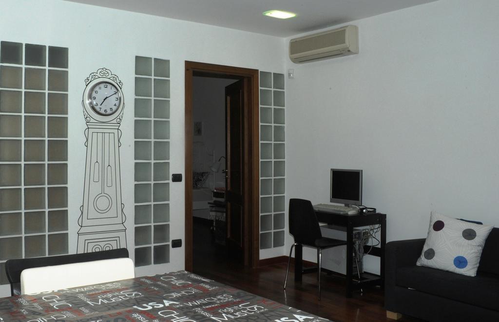Apartment Oltremarestudios Neapel Zimmer foto