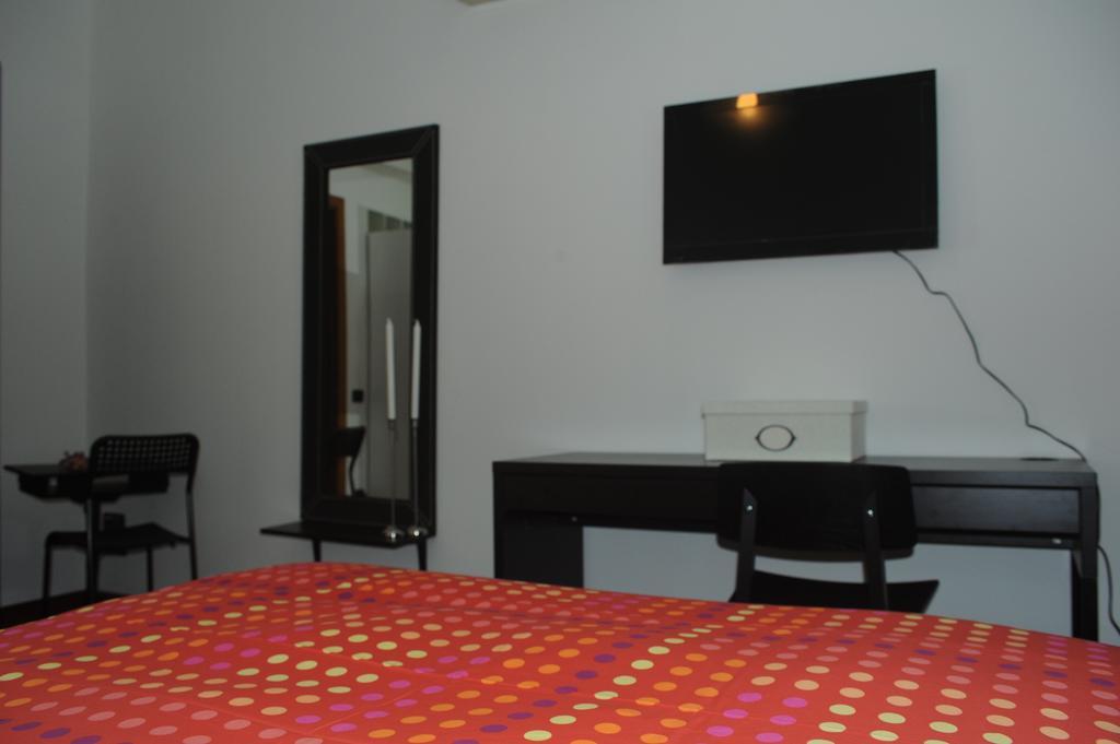 Apartment Oltremarestudios Neapel Zimmer foto